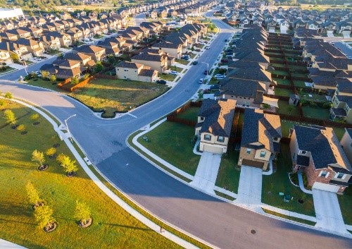 large-texas-neighborhood-with-roads