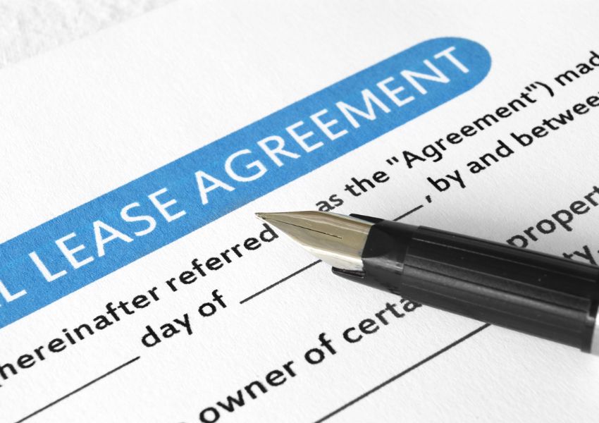 lease-agreement-papers-with-pen